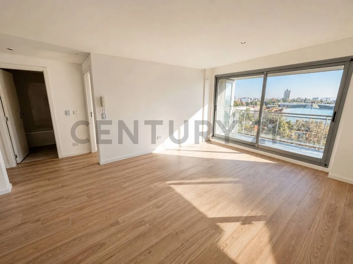 4th floor, canal-view balcony