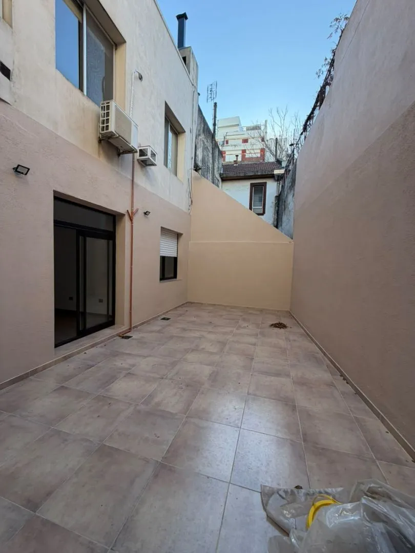 2-room PH with private patio