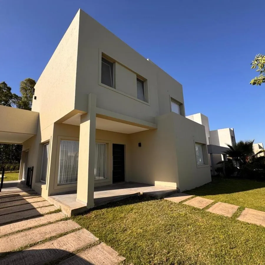 Alquiler De Casa Amoblada Barrio Santa Ines
