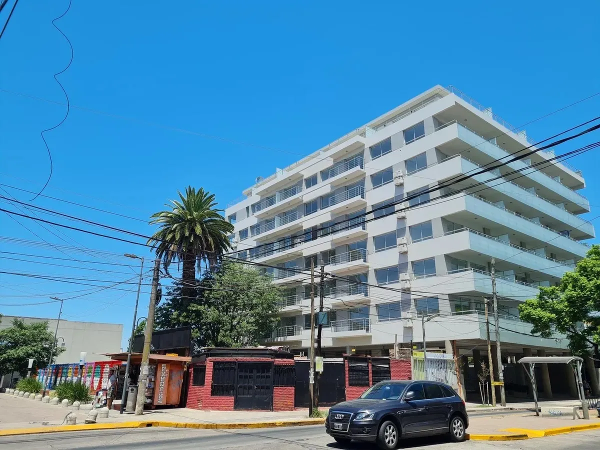 Studio mobiliado com varanda