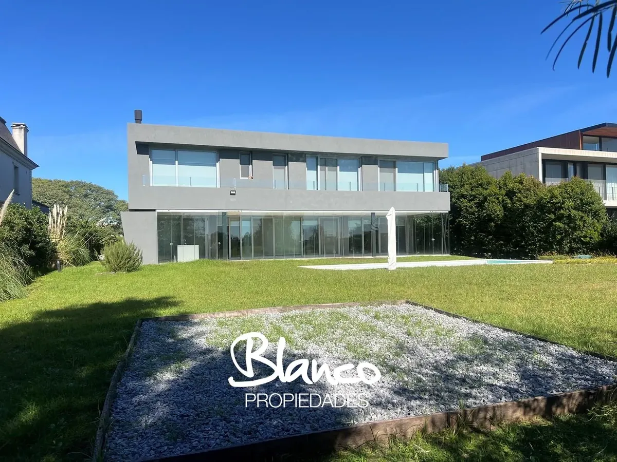 Listing: 4 bedrooms, Tigre