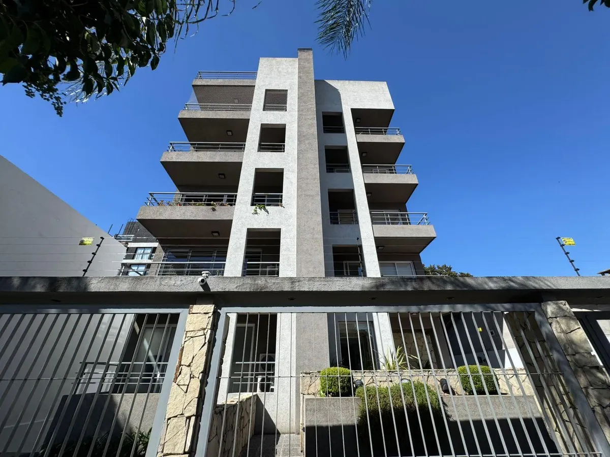Alquiler De Departamento De 2 Ambientes Con Cochera En Ituzaingó Centro