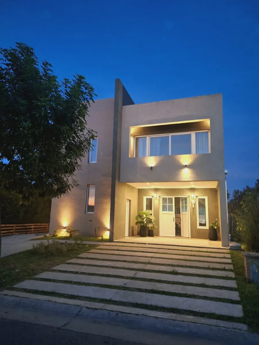 Casa amueblada con vista al río