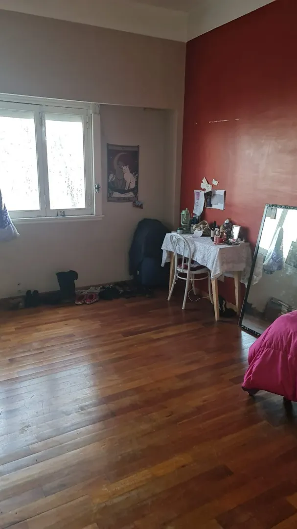 4-room apartment with front balcony