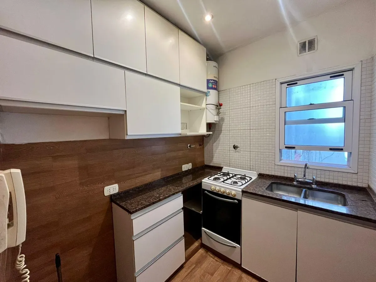 Banfield, patio and laundry