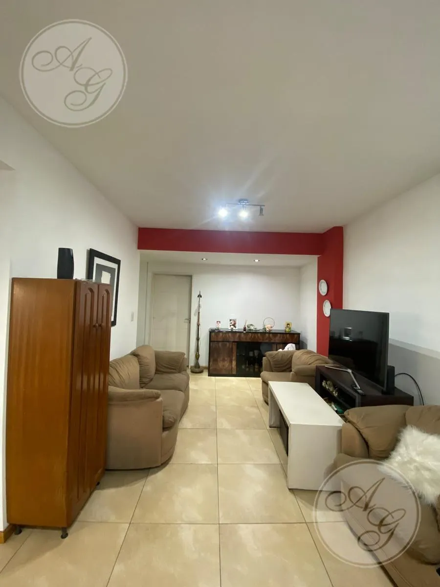 Semipiso De 2 Ambientes Amoblado Y Equipado Piso Alto Al Frente Con Vista Abierta Todo Luz