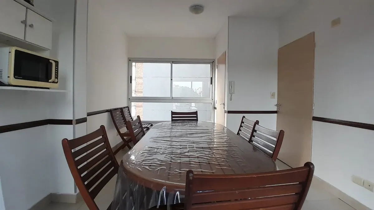 2 Ambientes Con Balcon Corrido
