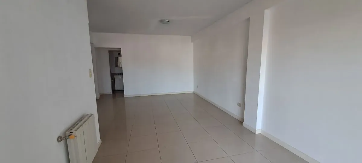 Departamento 2 Ambientes Amplio En Alquiler En Castelar Sur