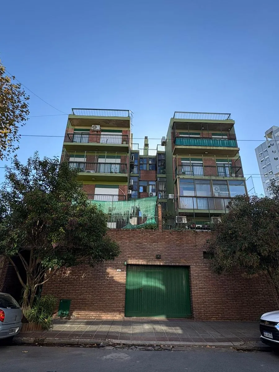 Departamento De Tres Ambientes Con Cochera En Alquiler En Avellaneda Centro
