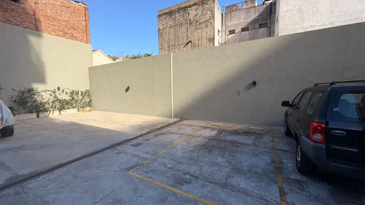 Impecable 3 Ambientes De 100 Mts Con Vista Al Rio , Cochera Y Baulera