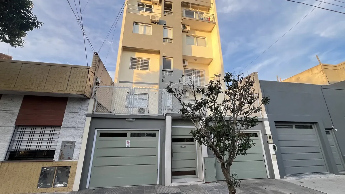 Departamento 2 Ambientes | En Alquiler | Semi-piso | Frente | Balcon | Mataderos
