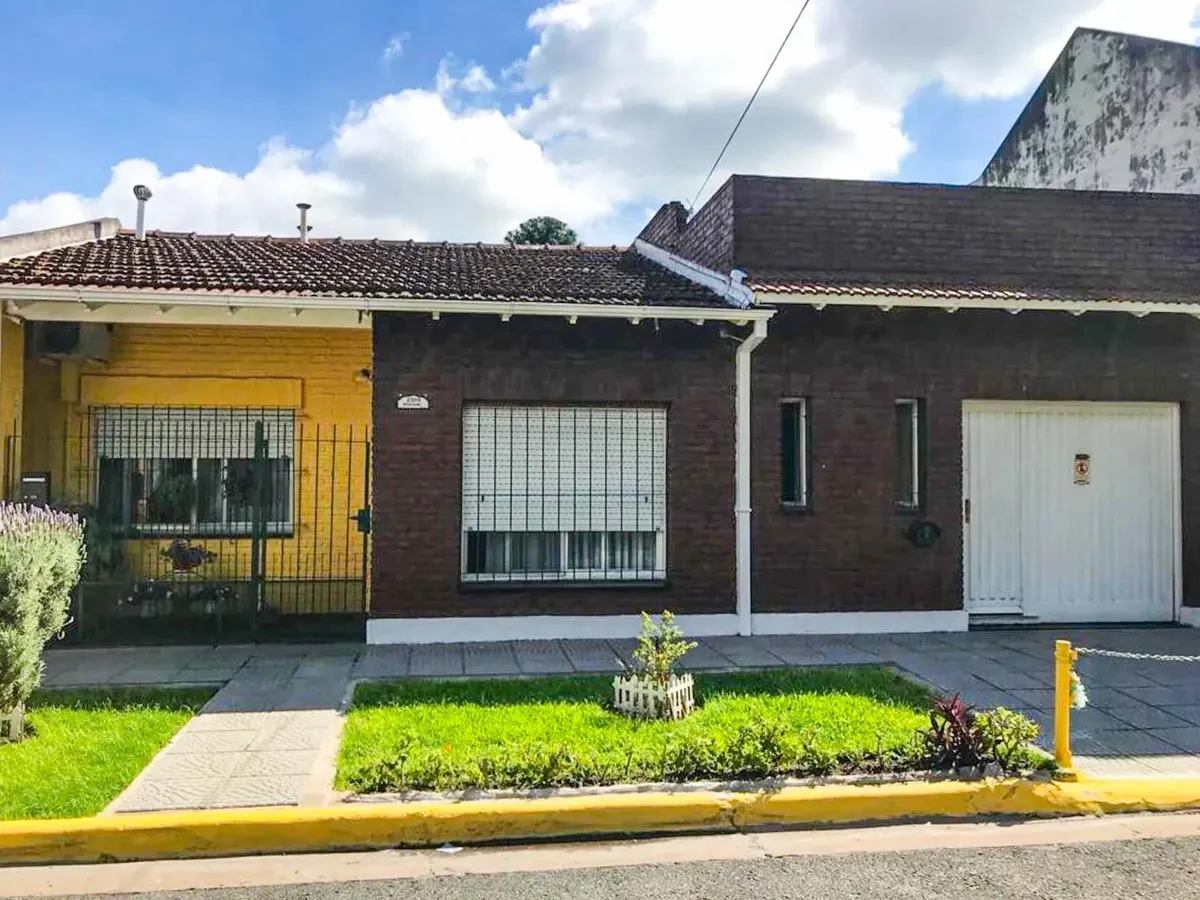 Front-facing PH with garage