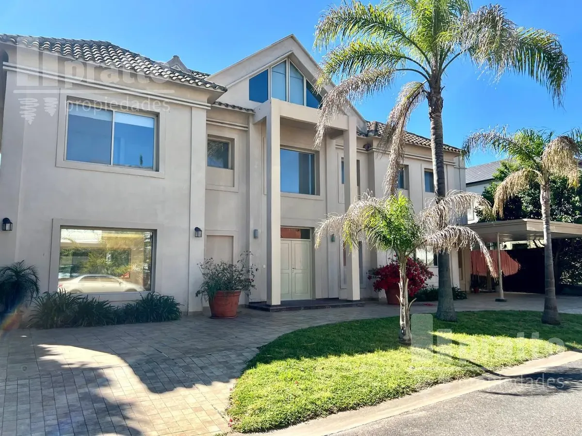 Casa En Venta De 3 Dormitorios En Barrio Rincon Del Arca