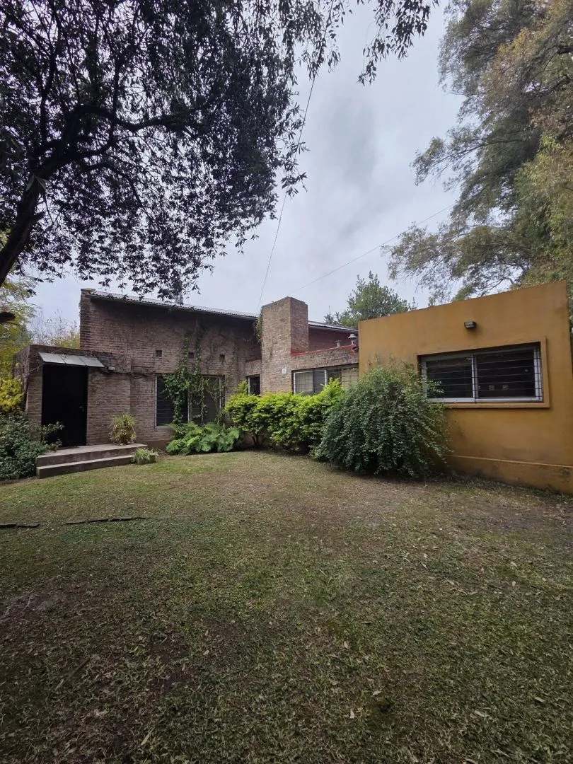 Casa En Alquiler 2 Dormitorios En Parque Leloir