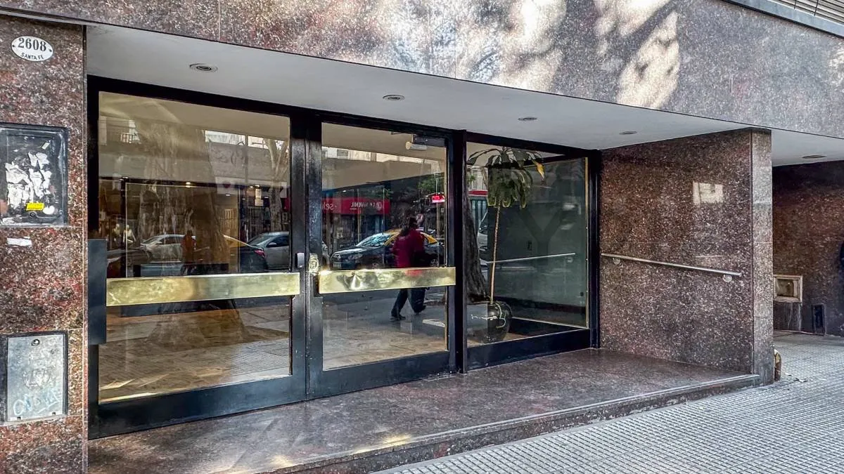 Alquiler Departamento Semipiso De Categoría 3 Ambientes En Recoleta Con Balcón