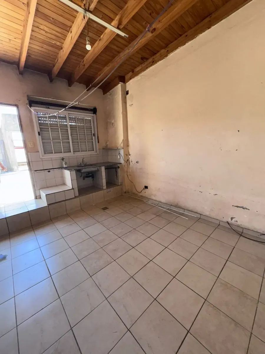 Departamento En Alquiler En Villa Lynch Con Patio