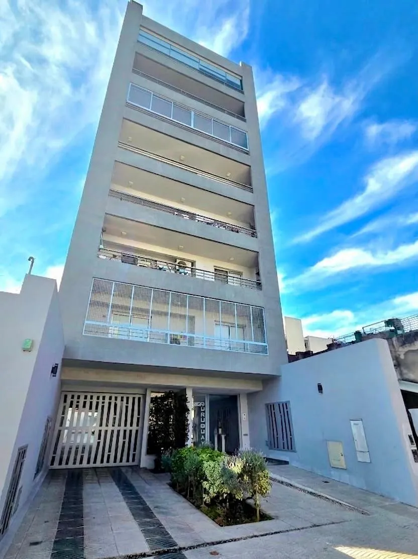 Impecable Semipiso Premium C/cochera, Suite, Vestidor Y Parrilla