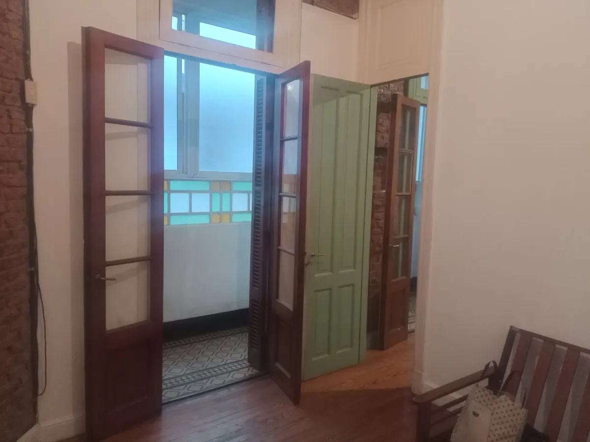 Depto 3 Ambientes De Estilo Tipo Ph Sobre Av Rivadavia