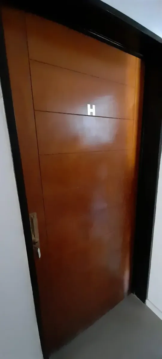 Делимый студио с балконом