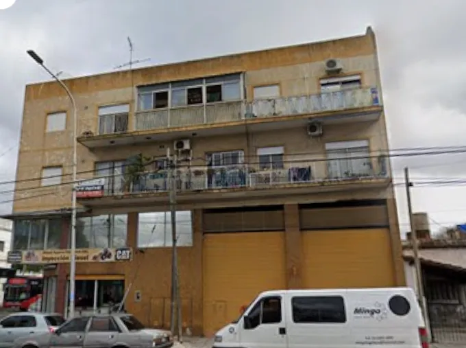 Se Alquila Departamento De 2 Amb. Al Frente