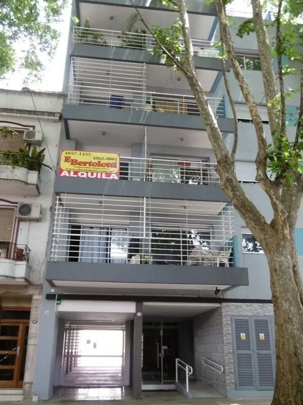 Al Frente C/ Balcón Y Cochera Fija En Pb. Inmejorable Ubica