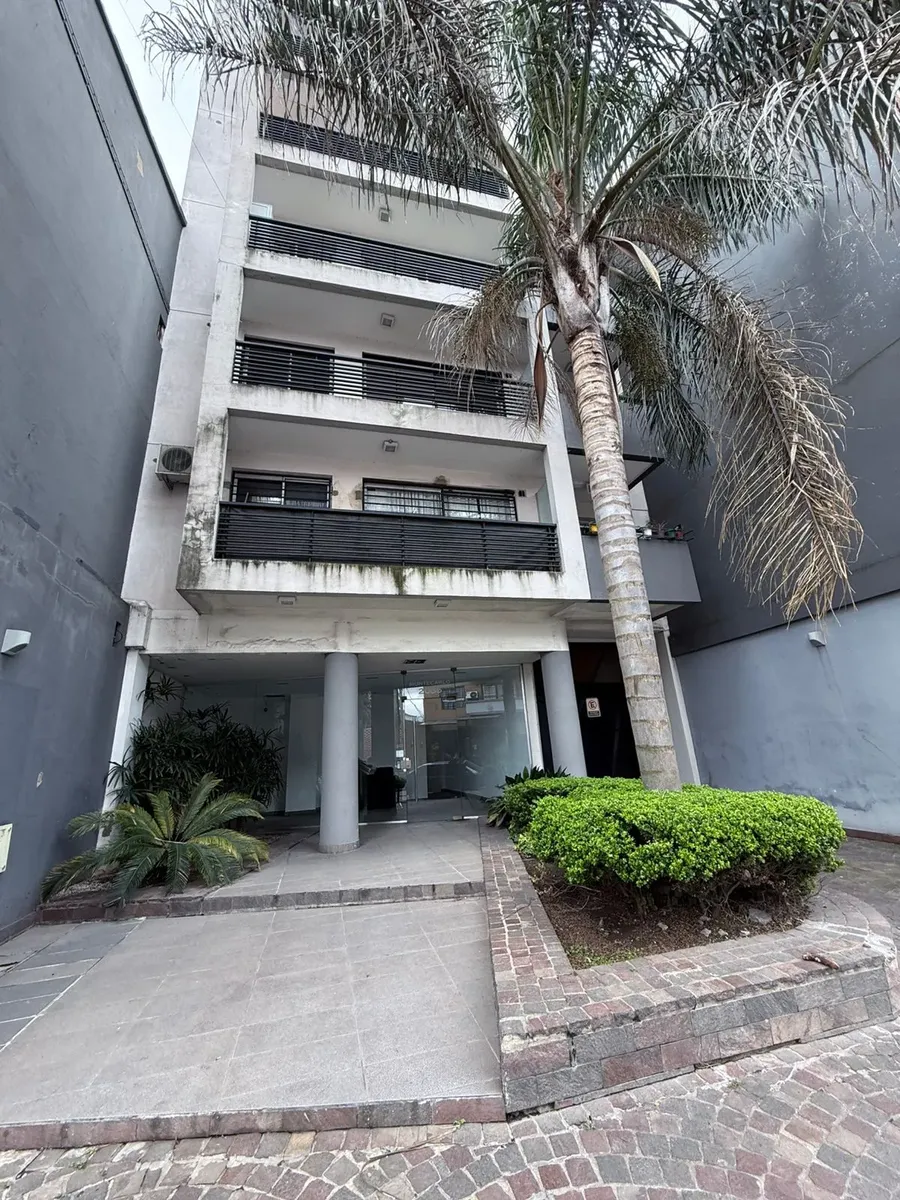En Alquiler Dpto Tipo Duplex 2 Amb Con 2 Balcones En Lanus (446)