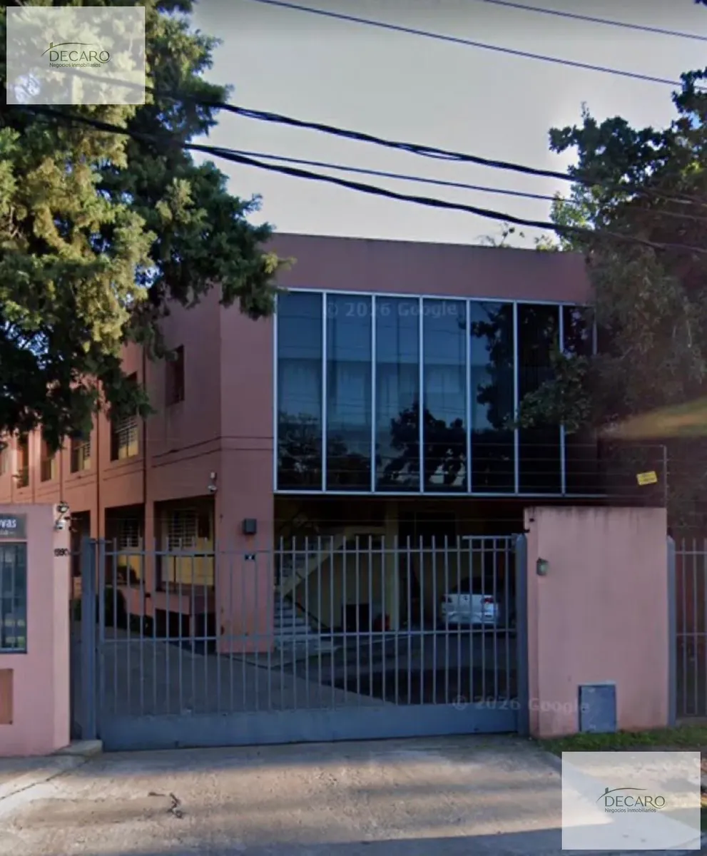 Térreo com jardim e piscina