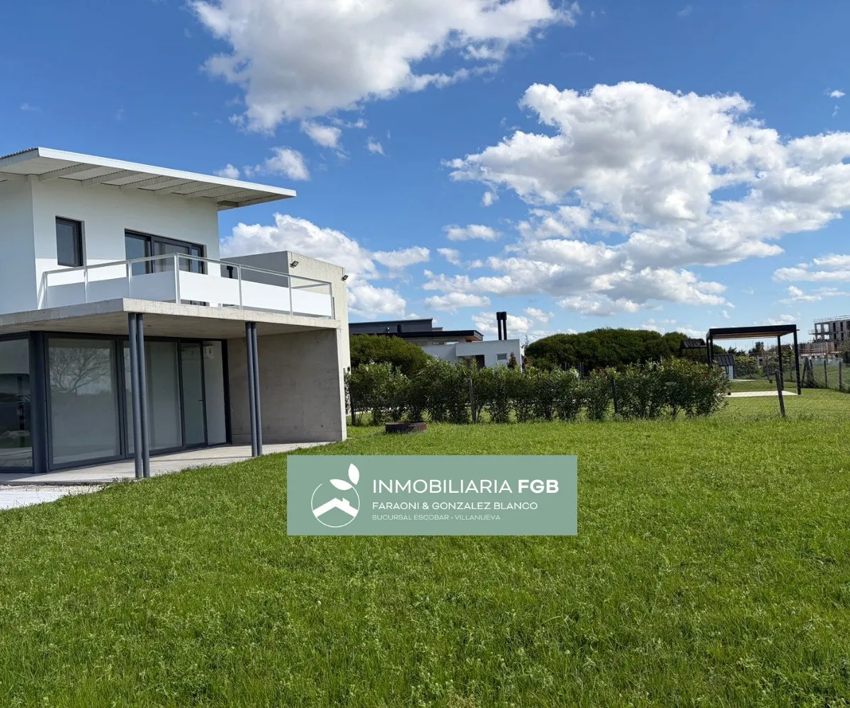 House with golf-view pool