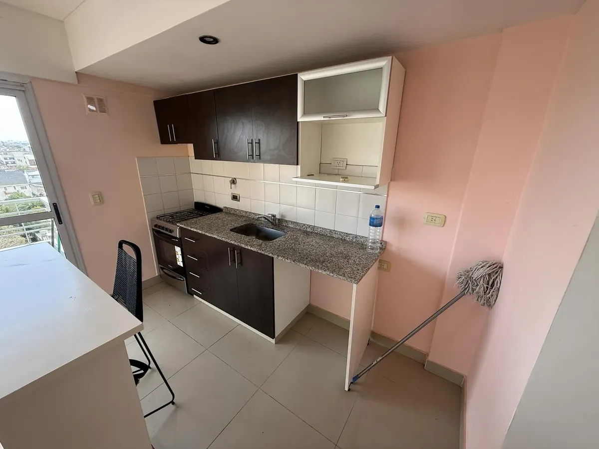 Departamento Dos Ambientes En Alquiler Con Balcon En Wilde