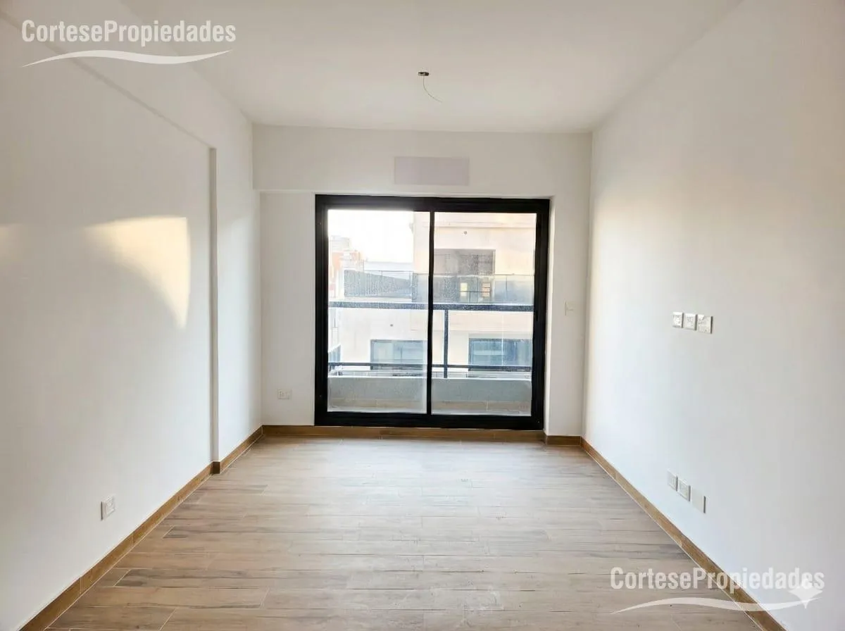 Departamento Monoambiente En Alquiler, Con Balcon Y Aire Acondicionado