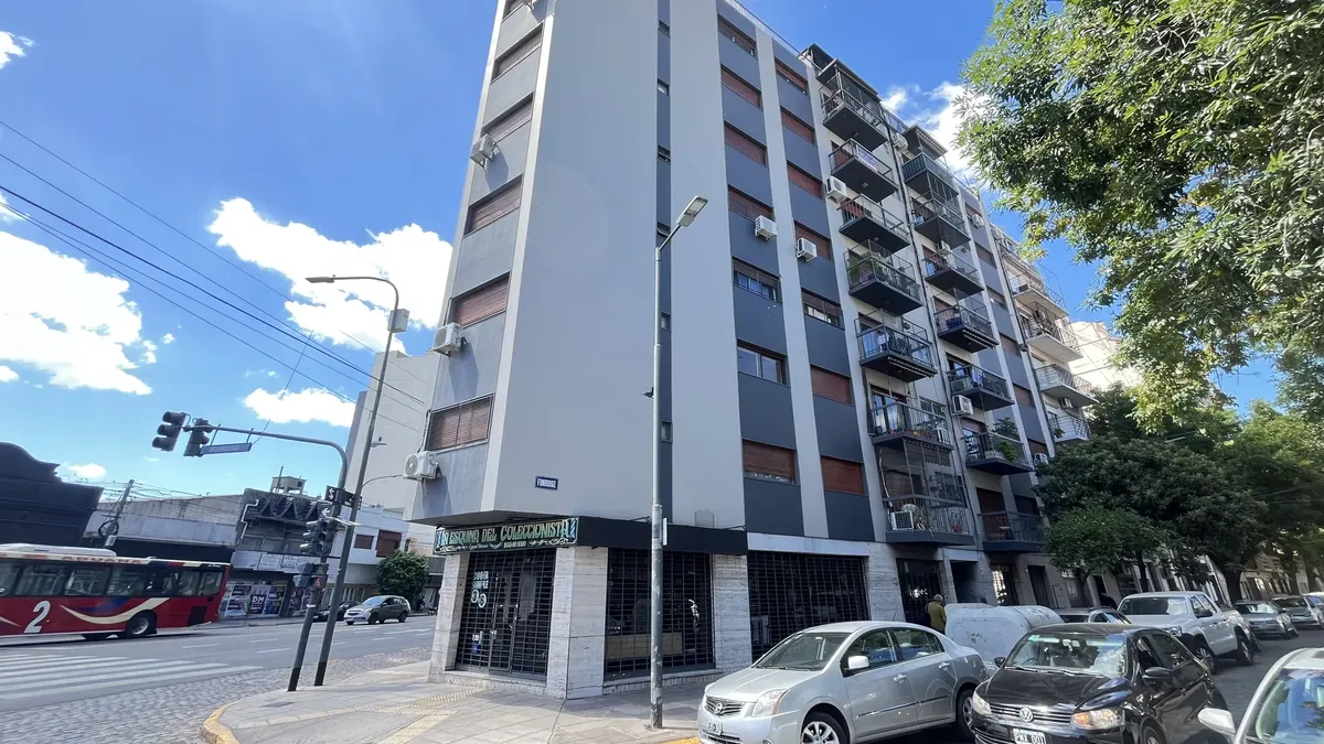 Departamento 3 ambientes con balcón