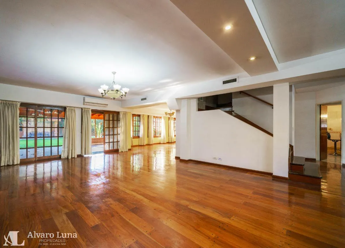 Alquiler Casa En Vicente López . 6 Ambientes Con Playroom, Piscina Y Quincho