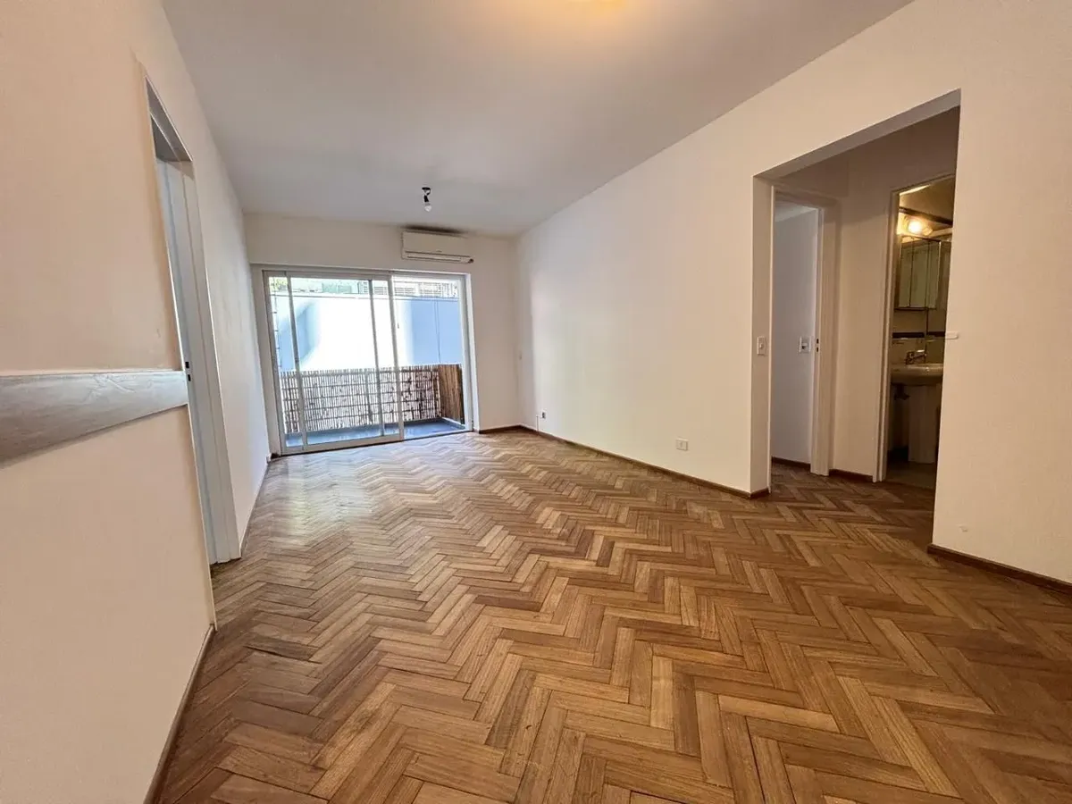 2 ambientes con balcón