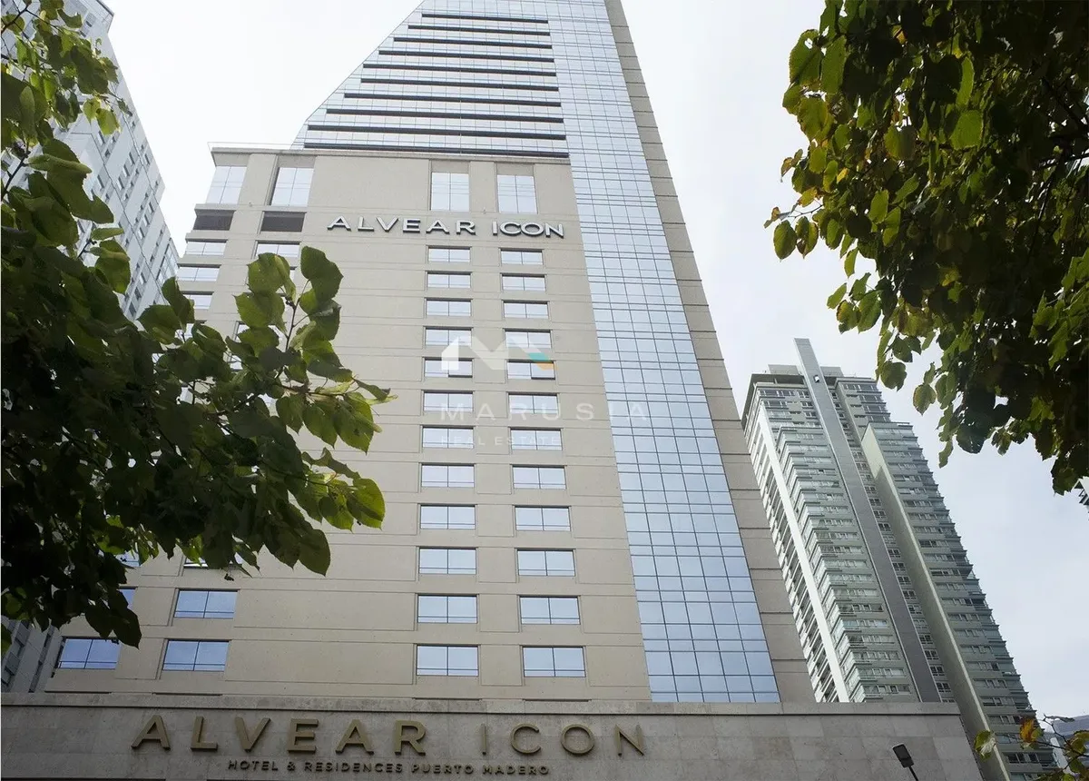 Piso 28 con jacuzzi y balcón