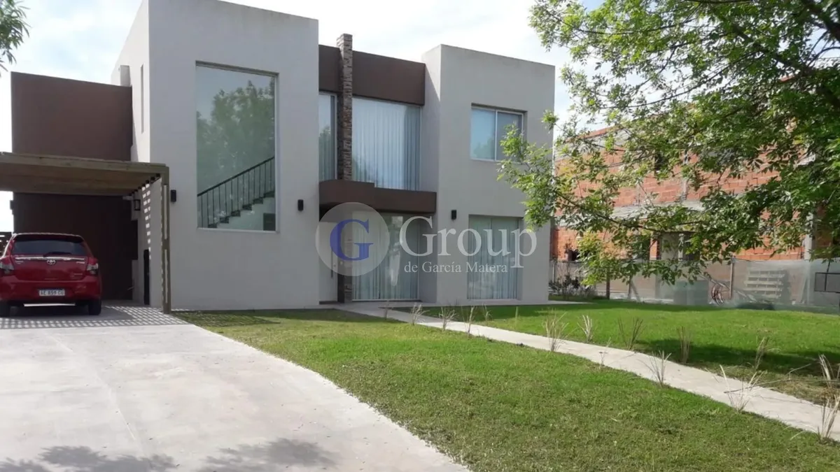 Furnished house with pool and grill