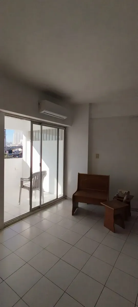 Studio no 3º andar com elevador