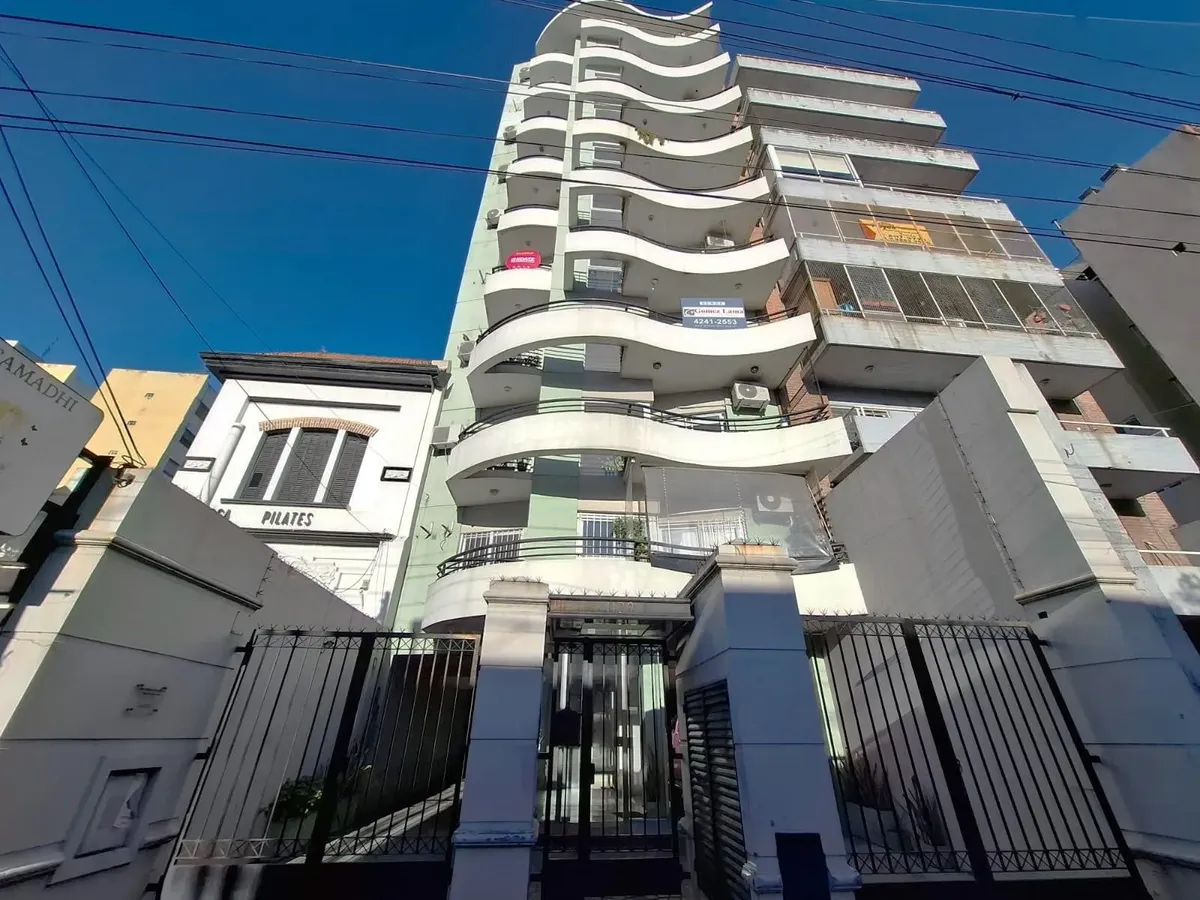 Impecable Semipiso 2 Ambientes Con 2 Balcones Lanus