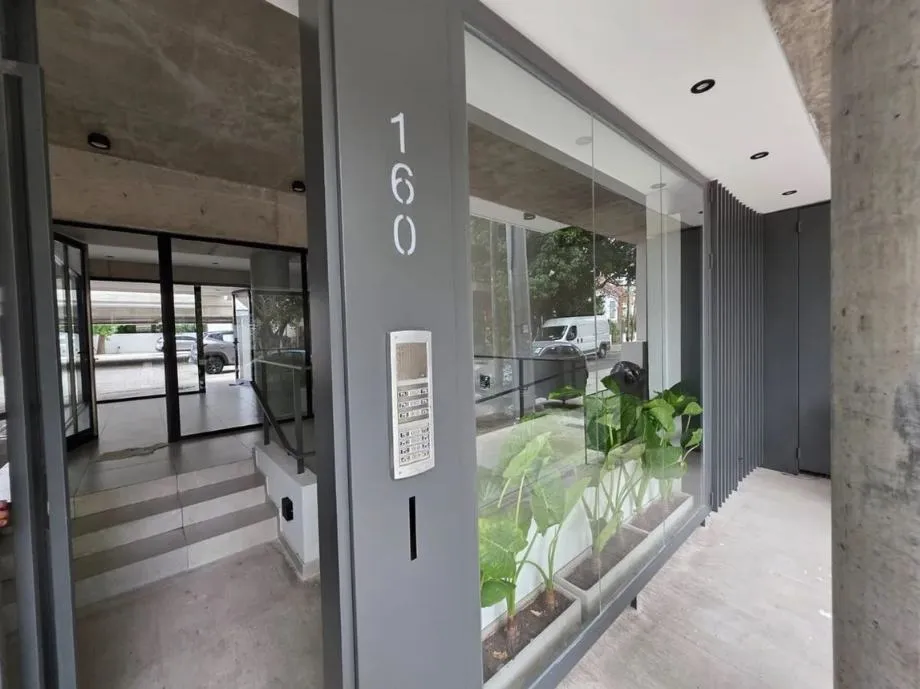 Monoambiente en Tigre con balcón terraza