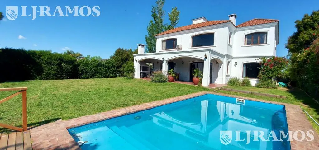 4 Dormitorios, Escritorio Y Servicio. Venta Y Alquiler S/ Muebles