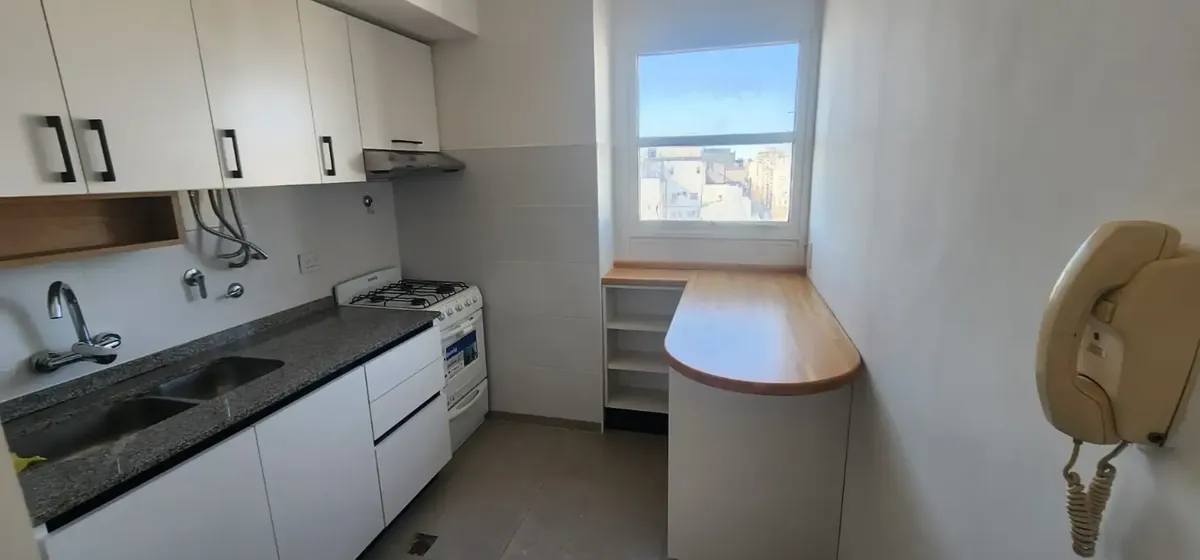 Hermoso Departamento 2 Ambientes Al Frente Con Balcón - Apto Profesional