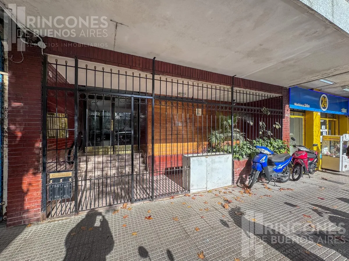 2 Ambientes Luminoso Con Cocina Independiente Apto Profesional Flores