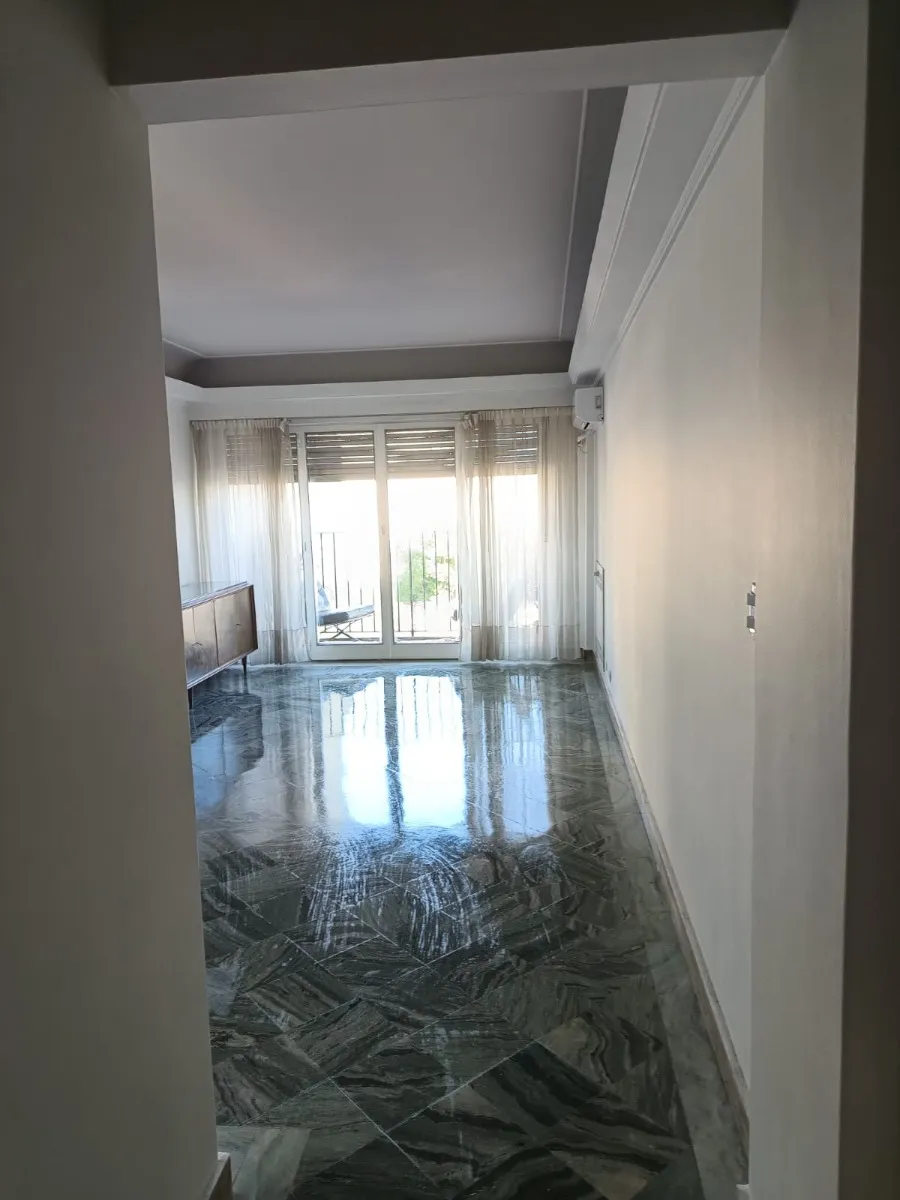 4-room front-facing with balcony