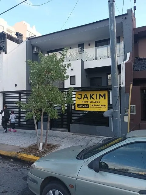 V. Pueyrredon Alquiler Casa 4 Ambientes