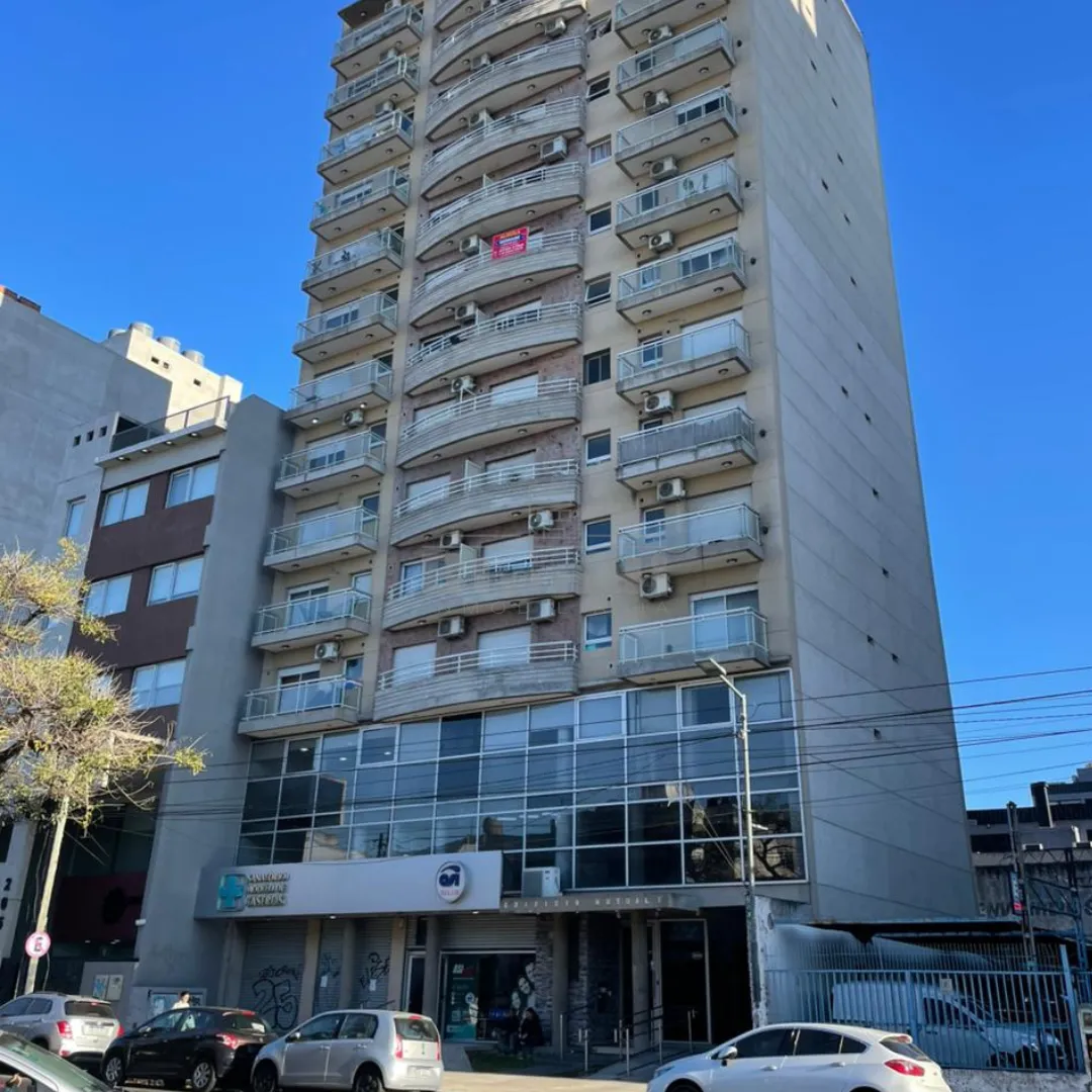 Departamento 2 Ambientes Con Cochera Y Balcón En San Martín Centro