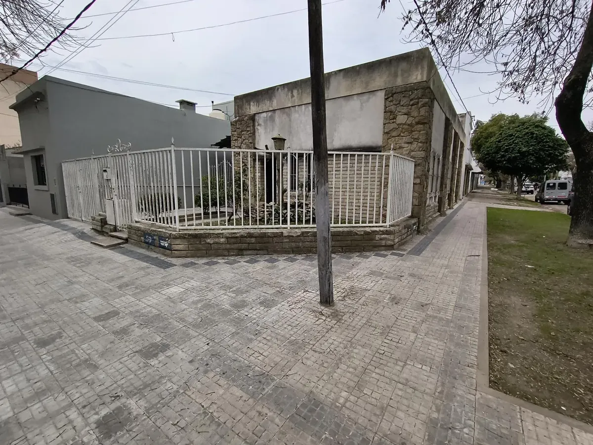 Casa 2 dormitorios con parrilla