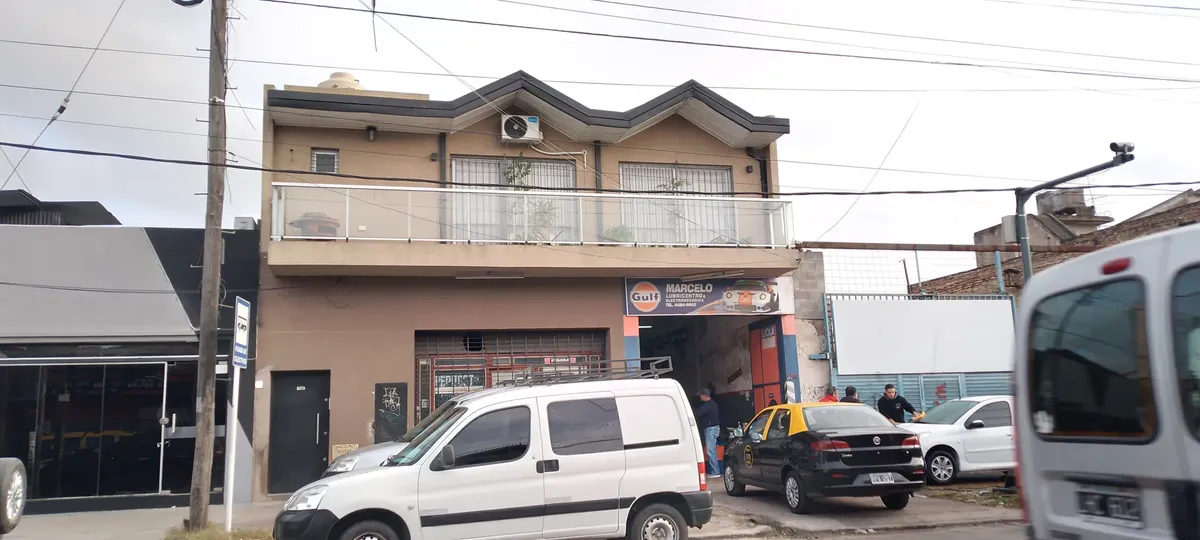 Excelente Depto Monoambiente, Con 2 Patios. Uno De Ellos Super Amplio. Sin Expensas