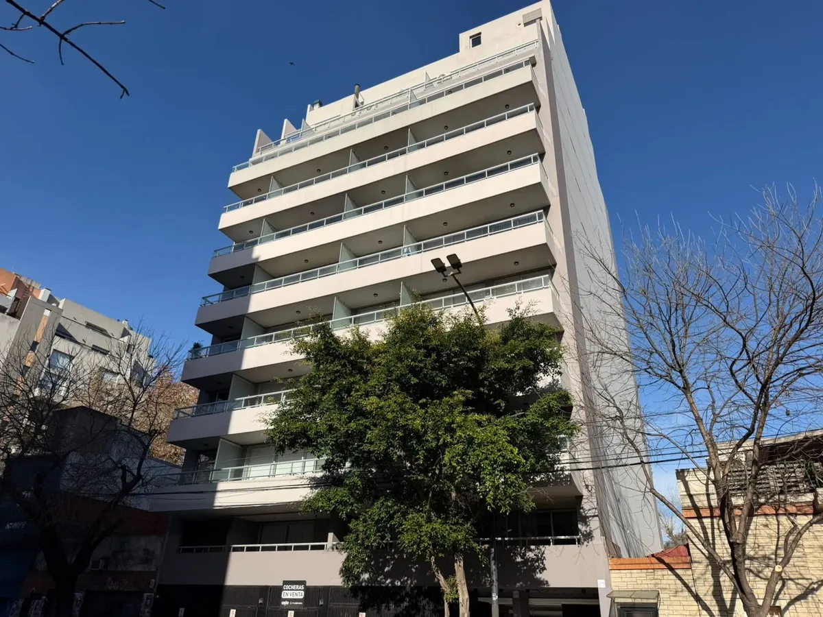 Monoambiente amoblado con balcón