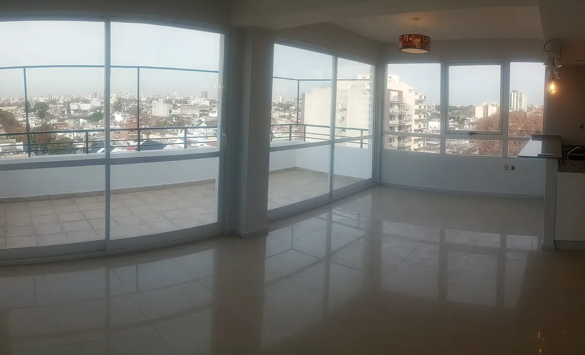 Ambiente Reciclado Con Gran Vista