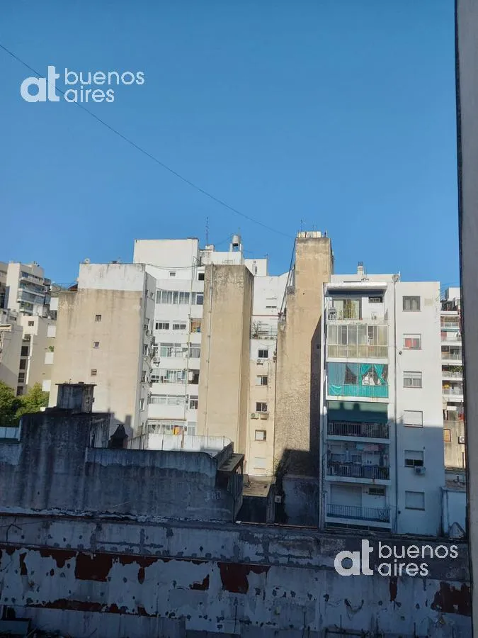 Monoambiente amoblado con balcón