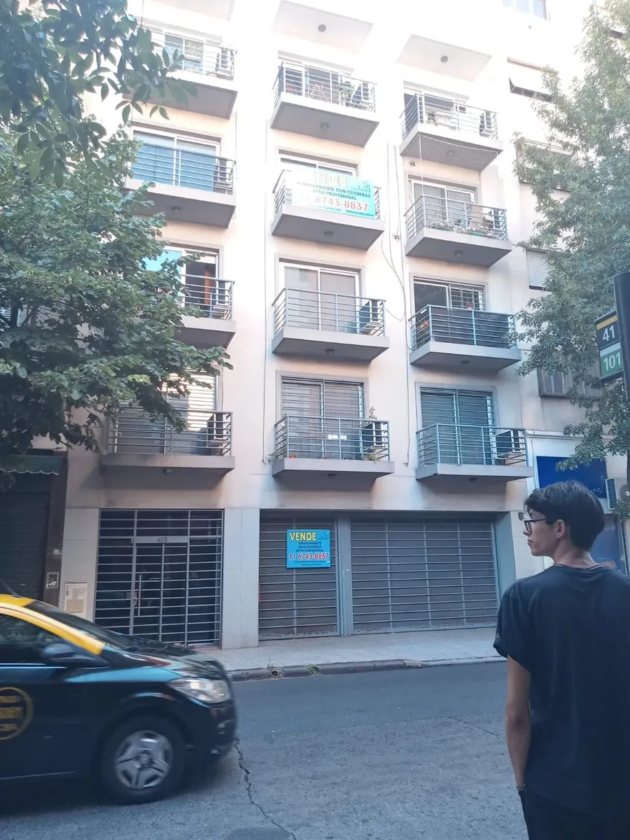Excelente Monoambiente Con Balcon En La Calle La Rioja Al 400, Balvanera